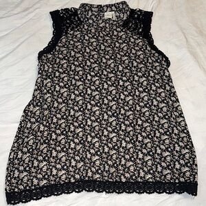 Paper Crane Sleeveless Floral Top With Lace Small***$5 FINAL SALE****